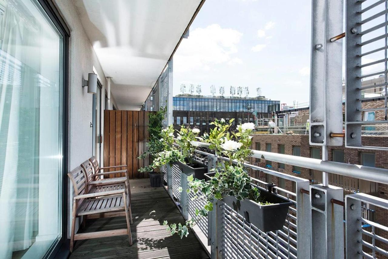 Stylish 2 Bedroom Flat With Balcony In Londres Exterior foto